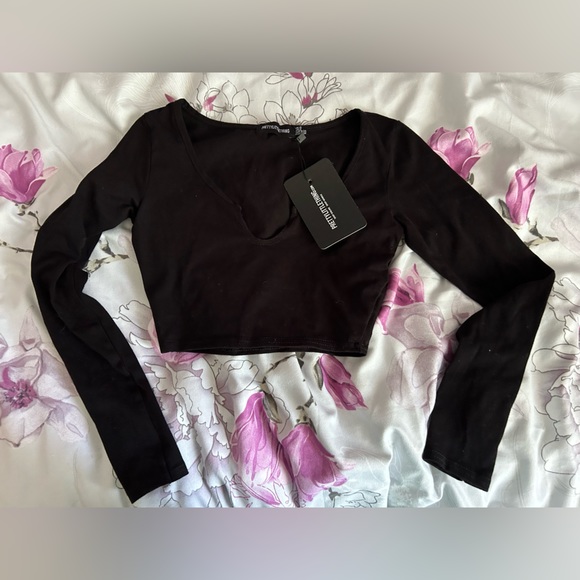 PrettyLittleThing Shape Black Cotton Long Sleeve V Neck Crop - Picture 1 of 1